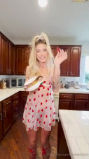 Onlyfans Dakota Lyn Tall Blonde Beauty Kitchen Creampie