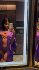 Annaceleste Chaturbate 17-08-2025 fucks herself with her fingers in a hotel room