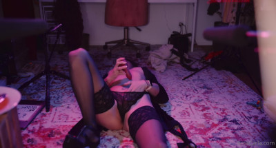 Gina.Carla Chaturbate 17-08-2025 gently caresses herself online