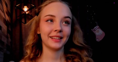 Lissa_Meooow Chaturbate 15-09-2025 spreads her vagina wide