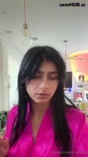 Mia Khalifa onlyfans show her ass