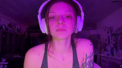 Ultravioletts Chaturbate 10-Dec-2024 shake her ass