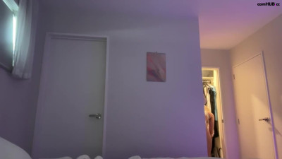 lovelyalexmoore chaturbate 11-Jan-2025 poses in front of the camera