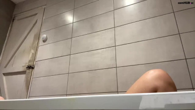 amaraelise chaturbate 19-Jan-2025 принимает душ
