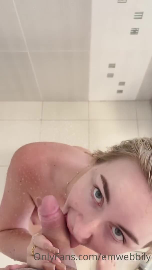 Performer Emwebbily Onlyfans 25-Feb-2025 sucks a cock and looks into his eyes, # 1 Porn Archive - ePornREC