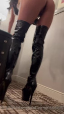 Prettyinpink Onlyfans 26-Feb-2025 showed what she has between her legs