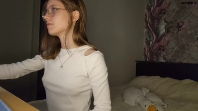 Lowress Chaturbate March-07-2025 bared her nipples for tokens