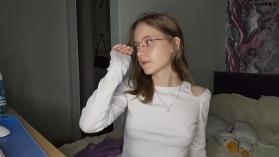 Lowress Chaturbate March-10-2025 showed her nipples and panties