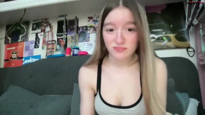 Alyssag7001 Chaturbate March-13-2025 wiggles her buttocks
