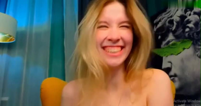 Milablush Chaturbate April-08-2025 opened her vagina in front of the camera