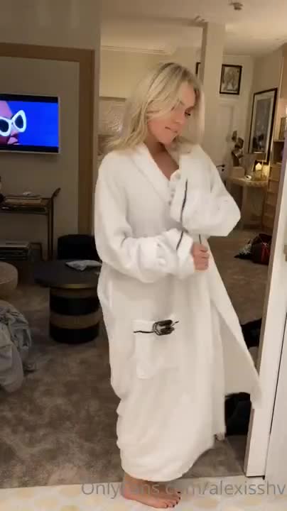 Performer Alexisshv Onlyfans April-08-2025 naked posing in the bathroom, # 1 Porn Archive - ePornREC