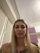 Charming_Ritta Chaturbate April-10-2025 caresses her clitoris online