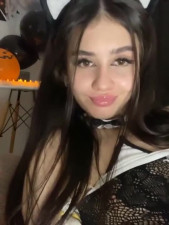 Sofia_Manya Chaturbate April-16-2025 showed what's between her legs