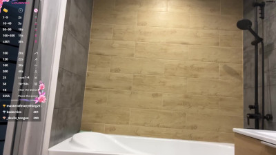 Lunakom Chaturbate April-19-2025 taking a shower on camera