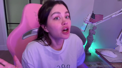 Mira Mirasjuice Onlyfans 15-May-2025 takes a shower in front of the camera