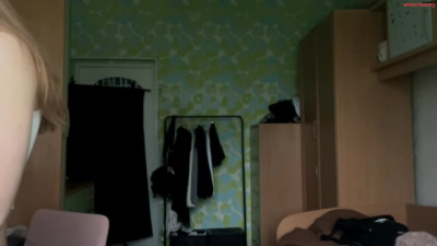 Quennacolbourne Chaturbate 15-May-2025 in panties in front of the camera