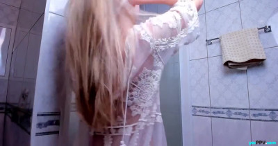 milablush chaturbate 18-May-2025 naked posing in front of camera