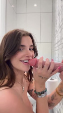 Watch Arikytsya Onlyfans Wall Toy Suck Cock