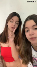 Latina Twins show 2