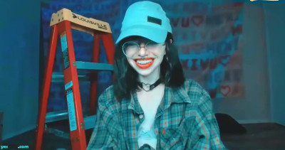 Salemhex_X_Hexivu-2024-11-22 Chaturbate 03-06-2025 enjoys a vibrator and a finger