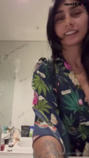 Mia Khalifa Onlyfans 03-06-2025 showed how she takes a shower