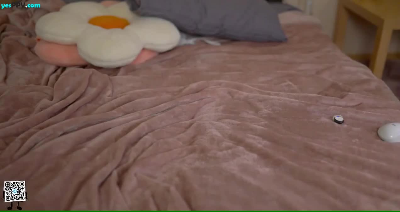 Performer Tiny_Miracle Chaturbate 03-06-2025 penetrates a glass toy between her legs, # 1 Porn Archive - ePornREC
