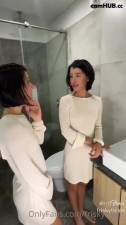 Friskytwins-Reyes twins show 1 show 2